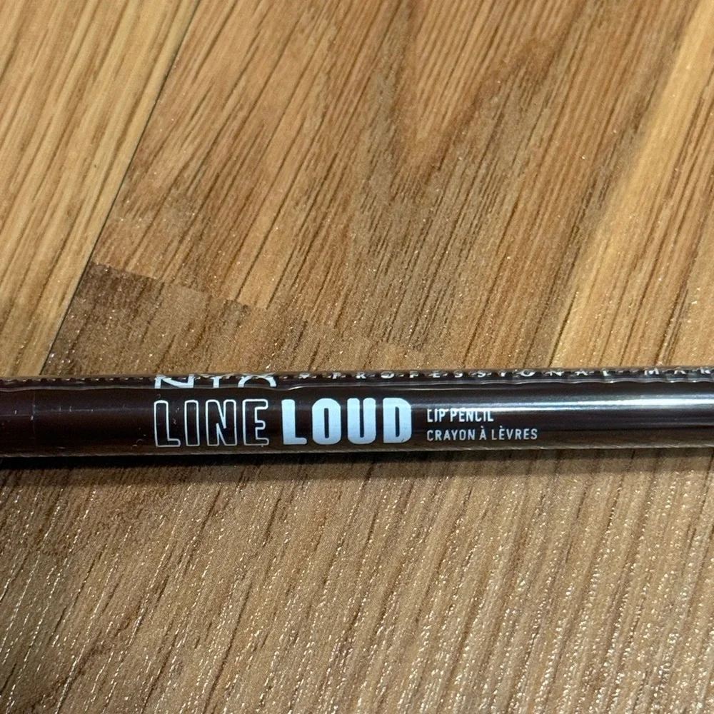 5 for $25 item 🌺 NYX Lip Pencils in Ever and Rebel Kind